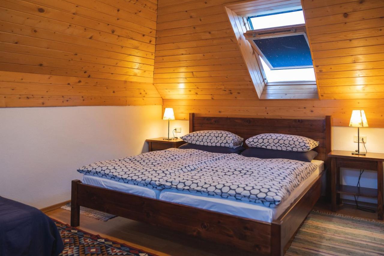 Guesthouse Novak Dvor Bagian luar foto